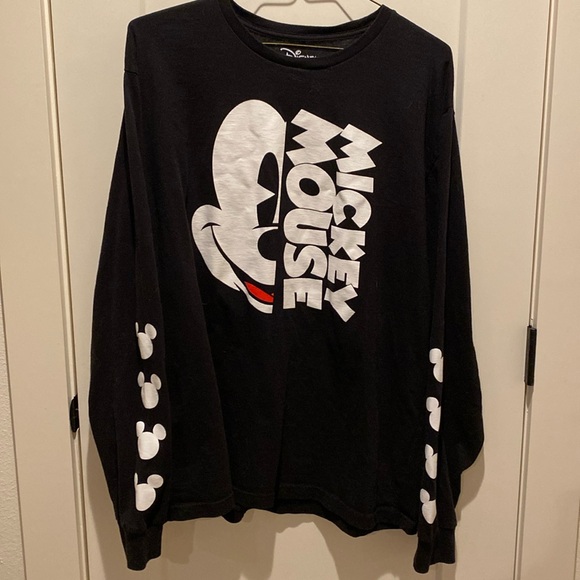 Disney Unisex Black Long Sleeve Shirt w/Mickey Mouse Design on Front. 2X - Picture 1 of 5